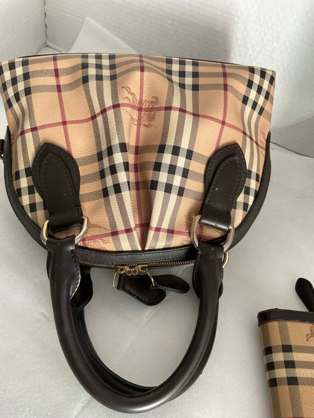 Burberry Beige Plaid Shoulder Bag with Dark Brown Leather Trim - Picture 3 of 16